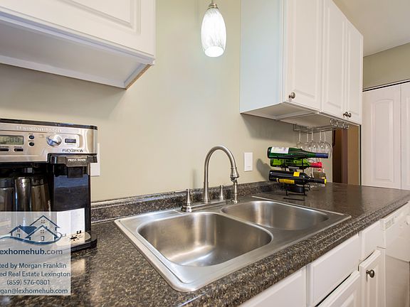 4th image of 3633 Niles Dr