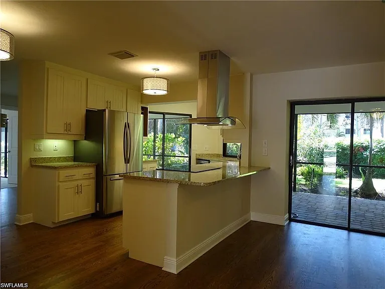 3043 Round Table Ct — Photo 3
