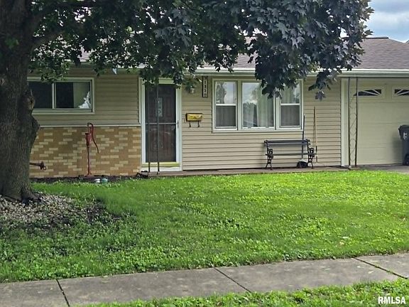 3rd image of 1350 E Elm St
