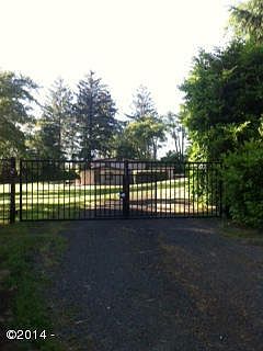 3rd image of 4619 NE Loop Dr