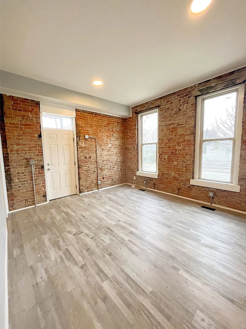 The Carriage House — Photo 2