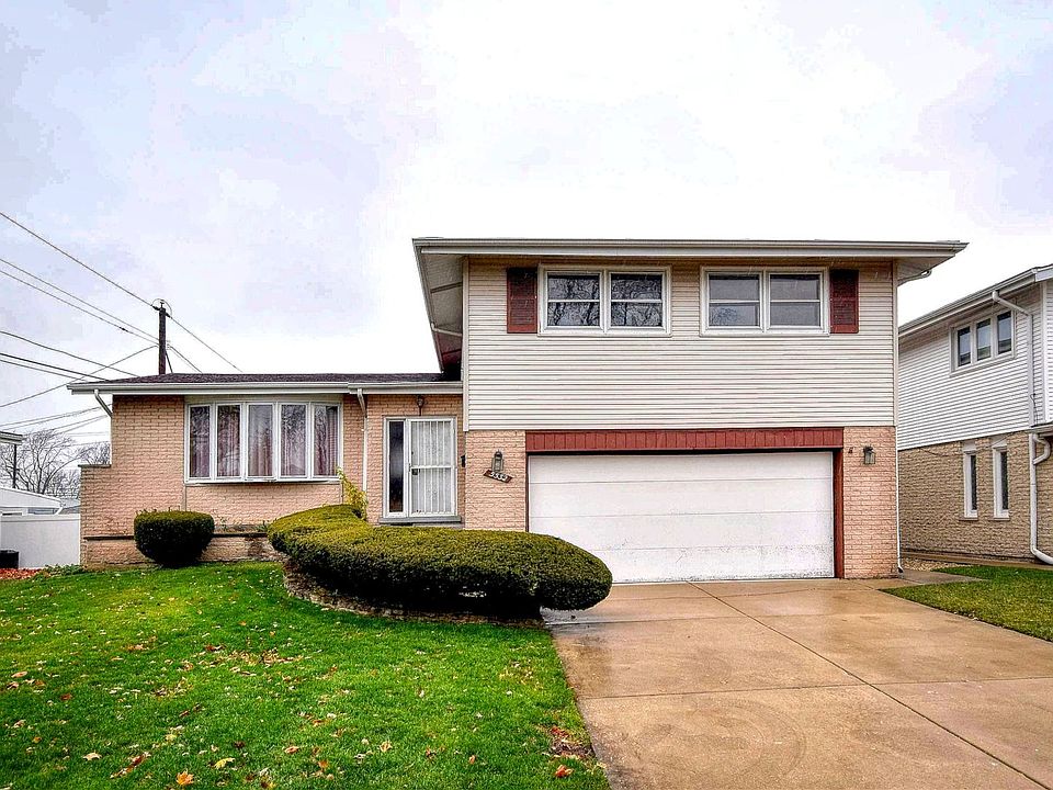 1st image of 5532 W 103rd Pl