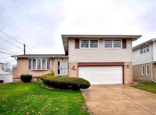 5532 W 103rd Pl, Oak Lawn, IL 60453