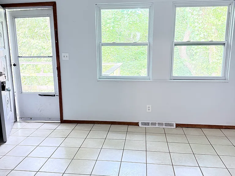 1634 Merrill Ave — Photo 1