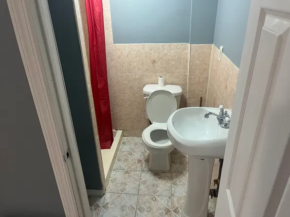 1343 Glassboro Ave #O, Jamaica, NY 11435