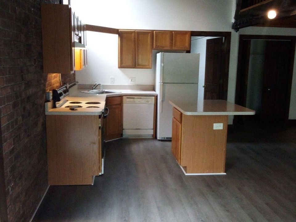 1st image of 525 Maple Ave APT 5