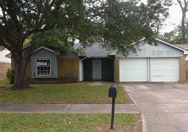 1st image of 2824 English Colony Dr