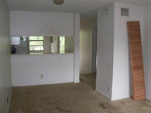 2nd image of 4158 Lakeside Dr