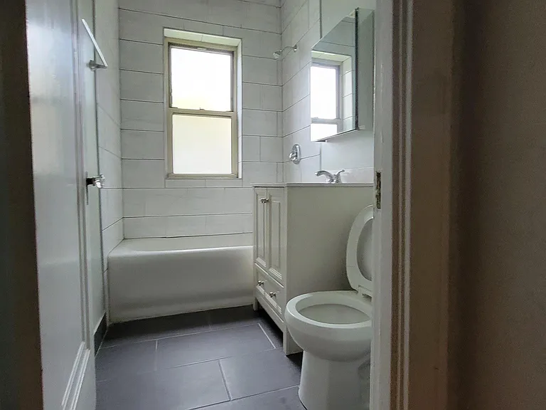 5658 N Christiana Ave #G — Photo 5