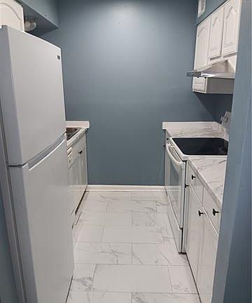 4th image of 3672 Martinique Ave APT C