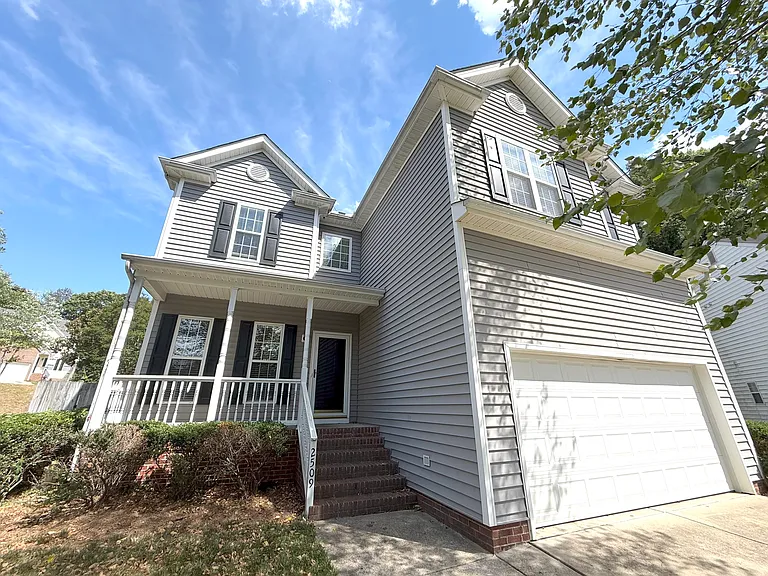 2509 Kentford Ct — Photo 2