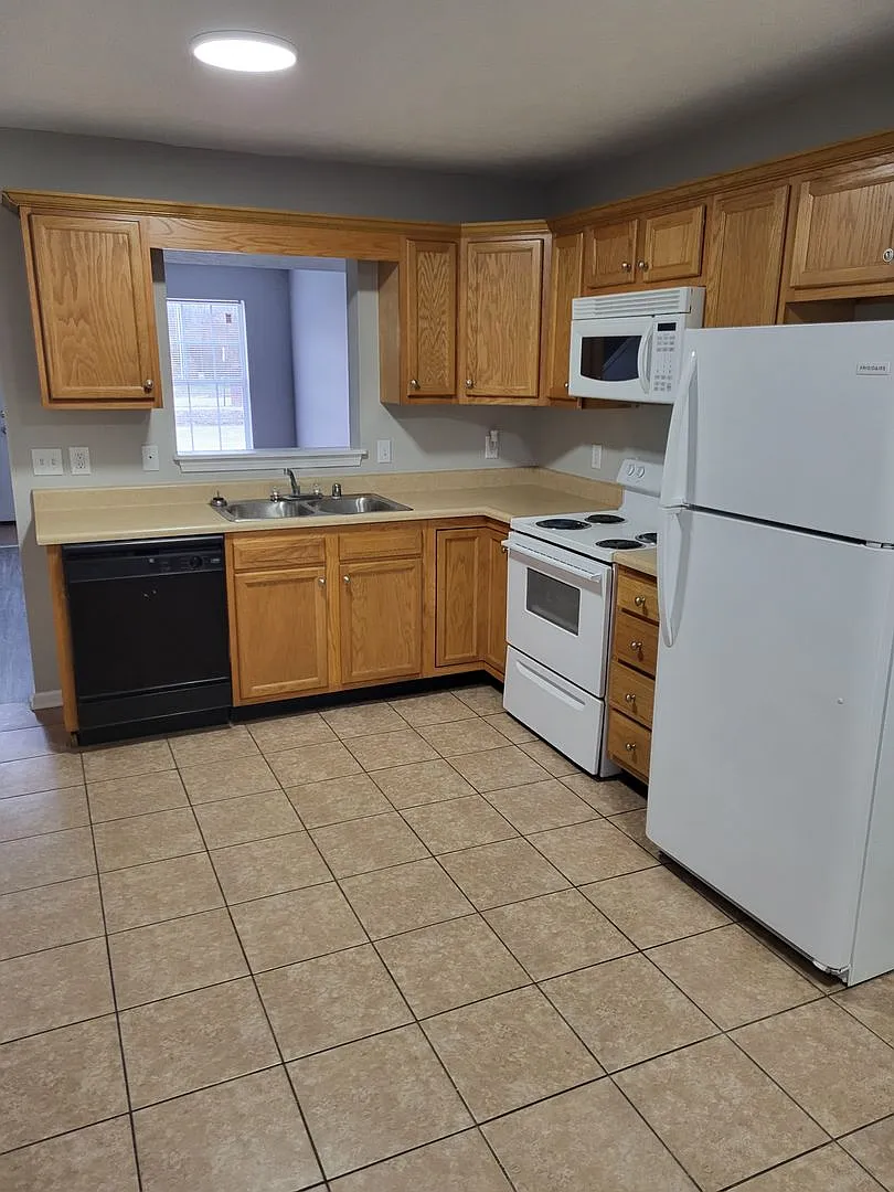 1021 Brooklyn Boulevard — Photo 3