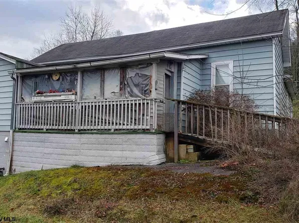 250 Locust Ave, Junior, WV 26250
