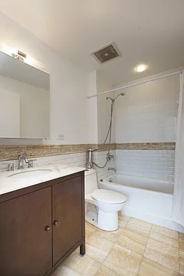 Rented by Space Marketing Shop | media 7