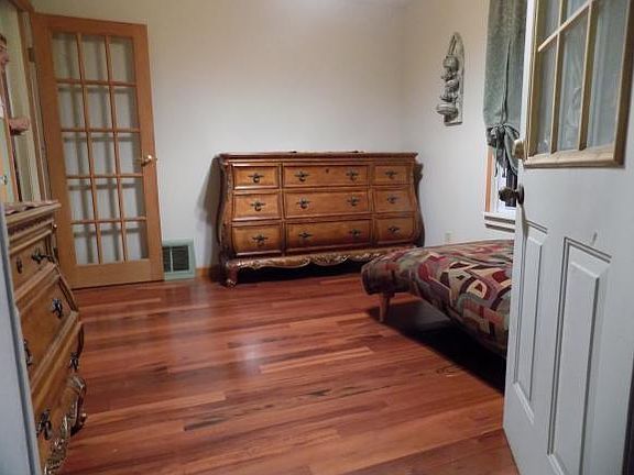 4th image of 324 Birch St