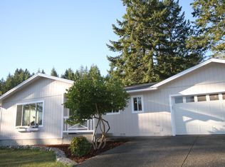 616 Meadow Ln, Brookings, OR 97415