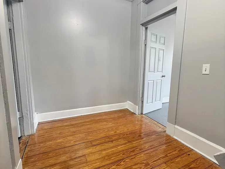 2271 Vine St — Photo 19
