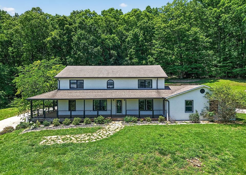 1st image of 721 Valley Dr