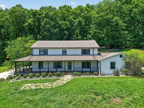 721 Valley Dr, Livingston, TN 38570