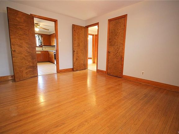4th image of 356 S Ogden St Upper