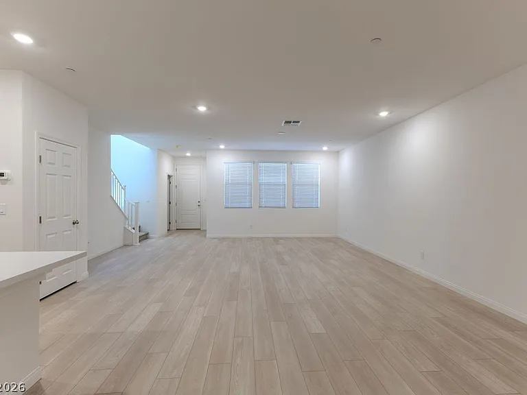 104 Hornbeck Ln — Photo 3