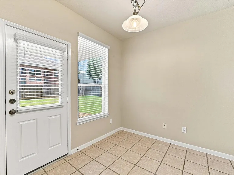 16726 Vivian Point Ln — Photo 15