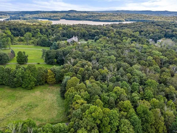 127 N Salem Rd, Katonah, NY 10536
