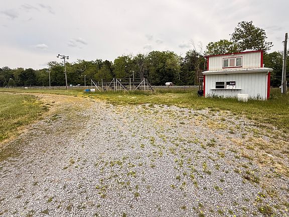 3rd image of 1 Yates Rd