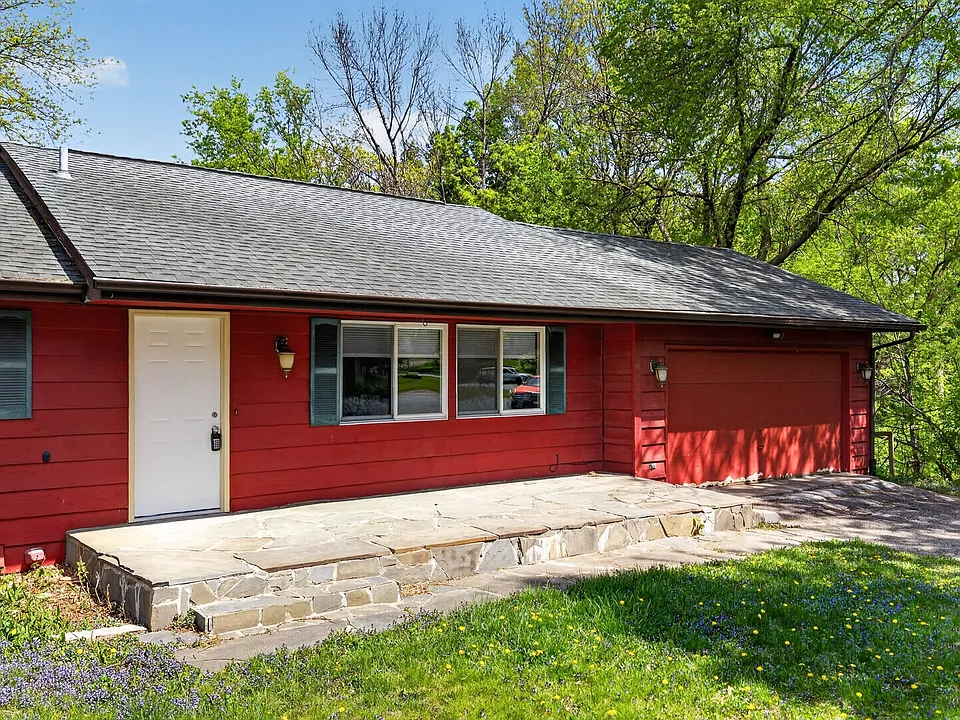 16310 Lake Ridge Dr