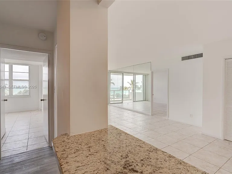 5161 Collins Ave #516 — Photo 25