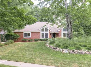 5812 Wimbledon Ct, Midland, MI 48642