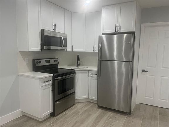 2nd image of 4642 Myrtle Ln
