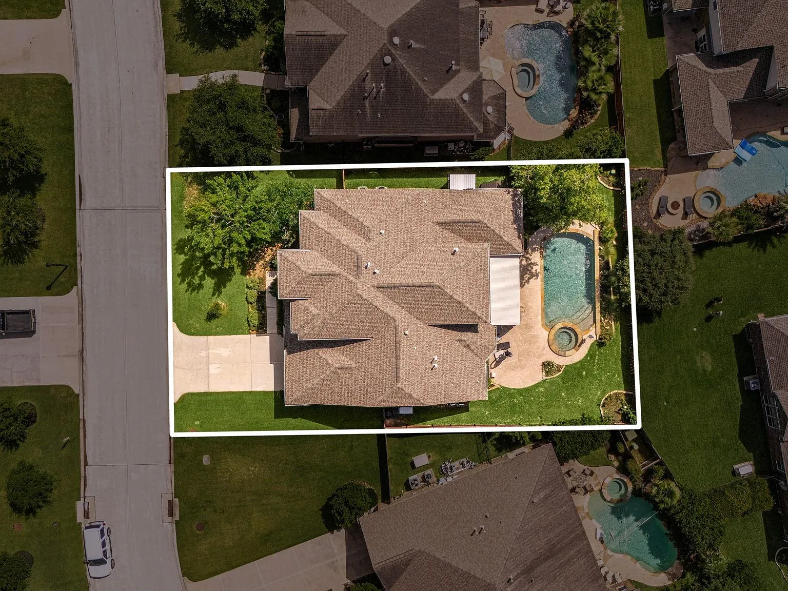 4 bed, 3.5 bath, 4089 sqft, $5,000 — Photo 4