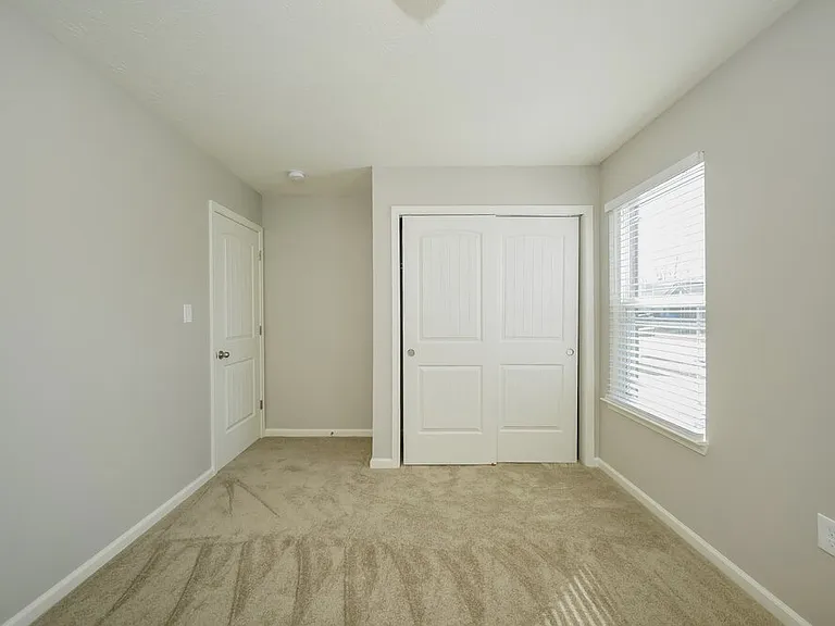 1503 Lexington Trl — Photo 12