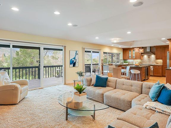 5th image of 6857 Castlerock Dr