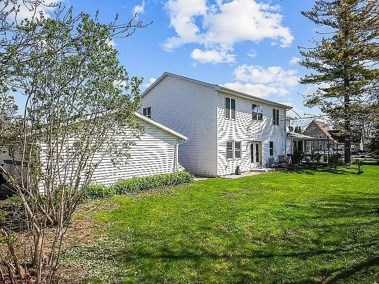225 Prospect St — Photo 19