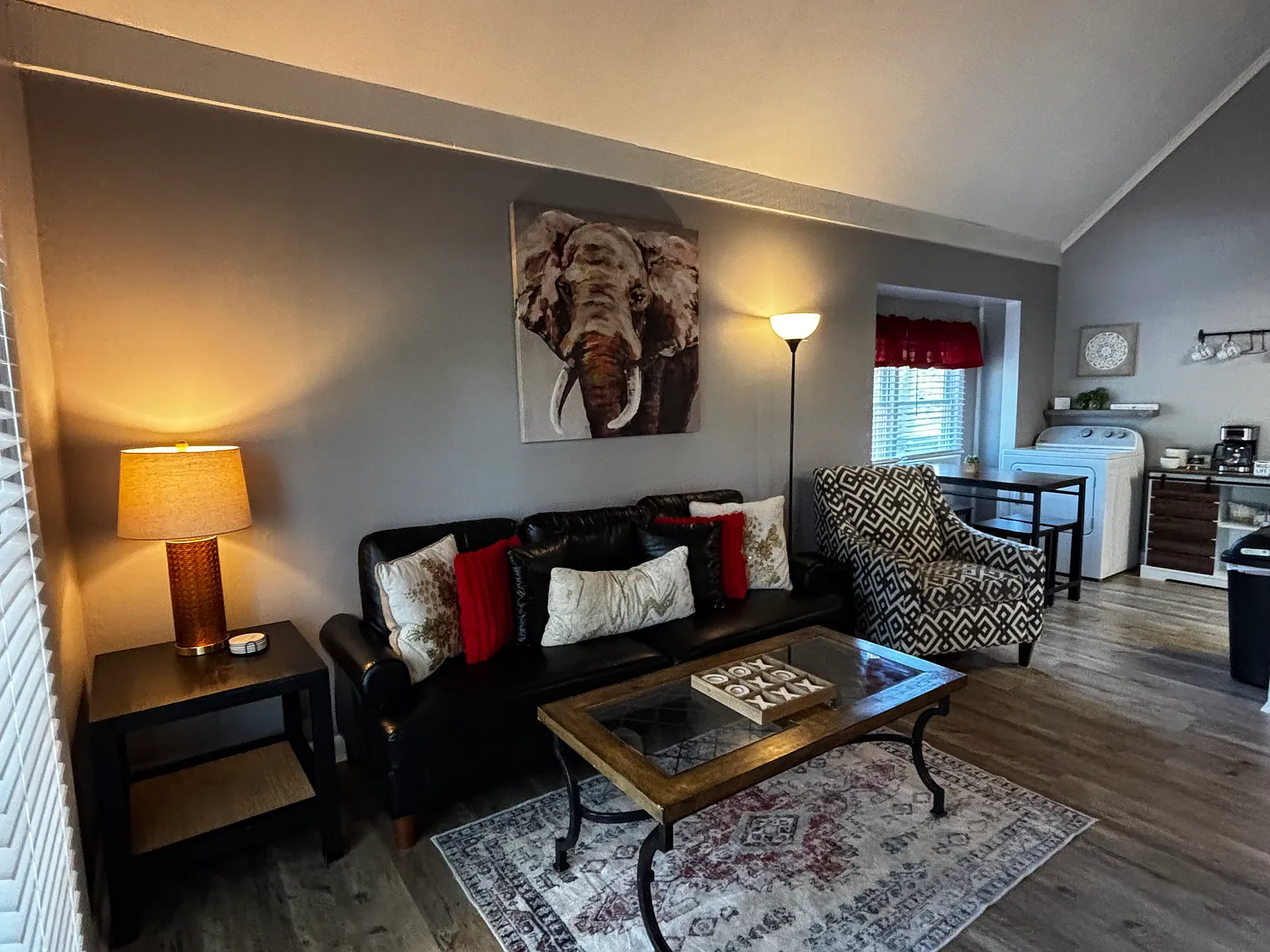 2 bed, 1090 sqft, $1,500 — Photo 1