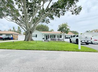 8 Windsor Rd W, Jupiter, FL 33469