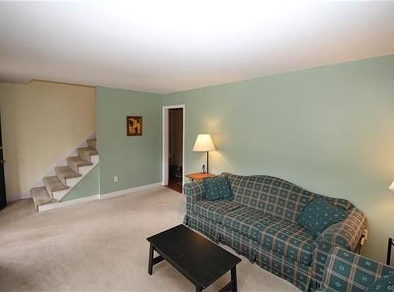 2nd image of 2900 Haddington Ct