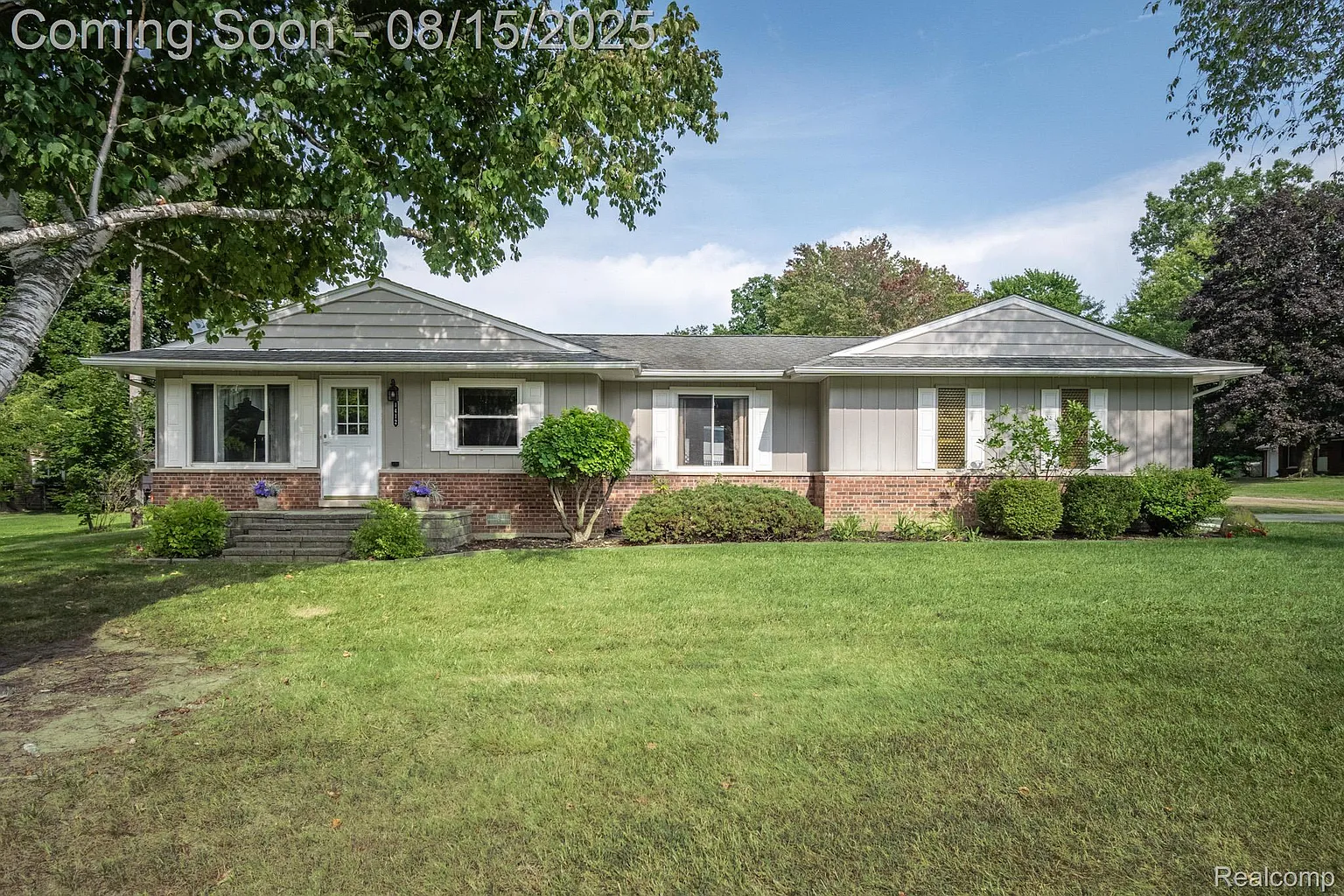 1412 Booth St photo 1