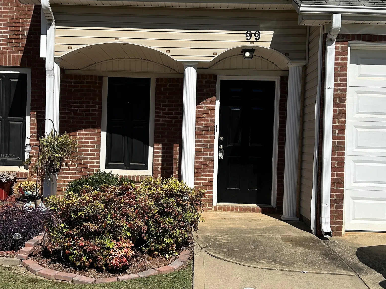 99 Eagle Glen Dr NE — Photo 1