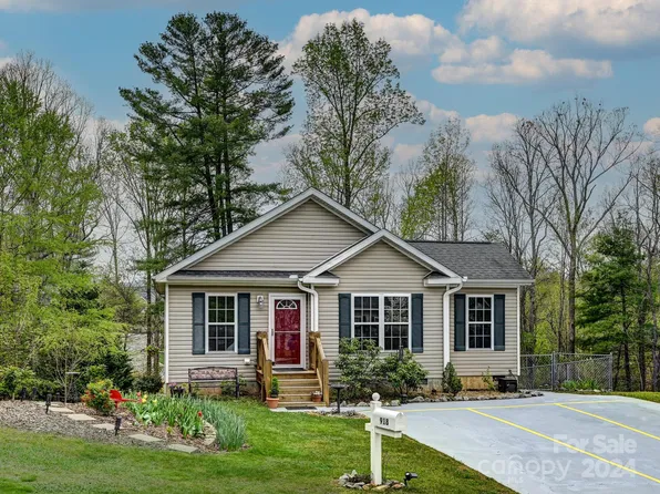 918 Gleason St, Arden, NC 28704