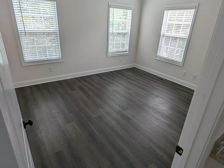 214 Evans St — Photo 9