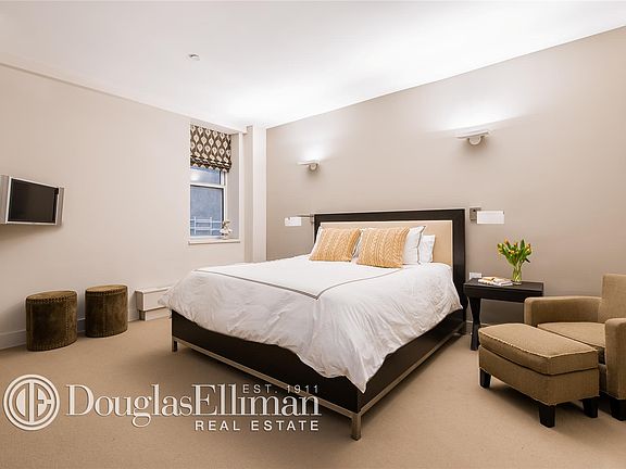 4th image of 74 5th Ave APT 4B