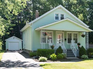 1206 S Country Club Dr, Niskayuna, NY 12309