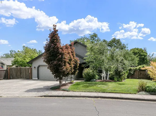 835 W 17th Ave, Junction City, OR 97448