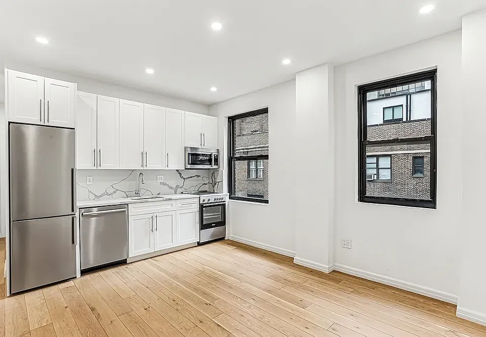 160 E 48th St #13Y5