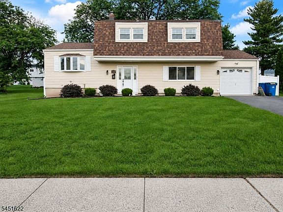 3rd image of 13 Patton Dr