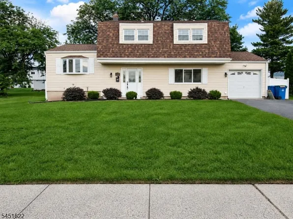 13 Patton Dr, Franklin Twp., NJ 08873