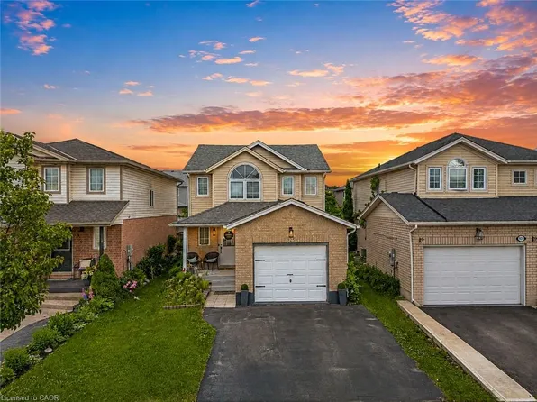 925 Copper Leaf Cres, Kitchener, ON N2E 3W1